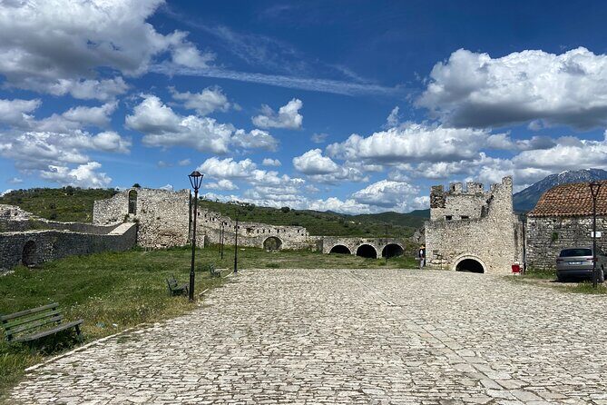 Berat city UNESCO tour, the Castle & Belshi lake- From Tirana - Berat Castle: the main act with included admission