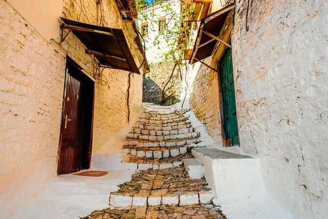Berat - History and Medieval Art - Private tour from Tirana - Museum of Iconography and the National Ethnographic Museum
