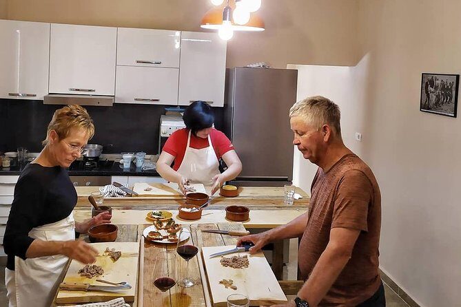 Cooking Classes and Traditional food tasting in Tirana - Meeting point and finding the kitchen in Tirana (without stress)