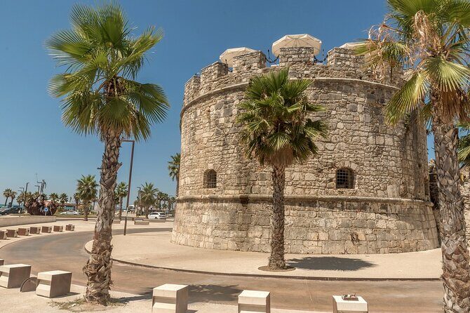 Durrës: Walking tour with Roman Amphitheater - Entering the amphitheatre: what to look for when it’s not fully restored