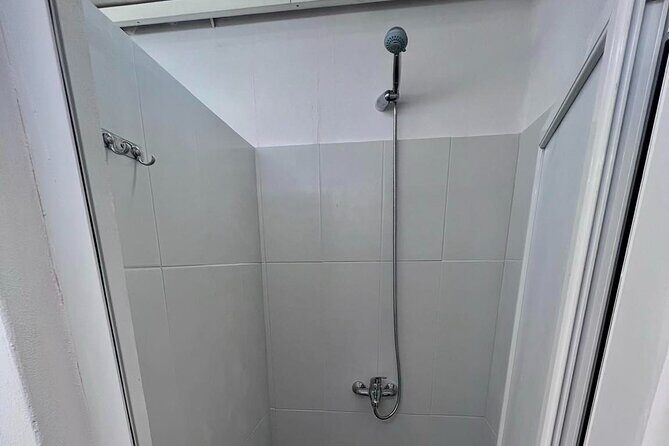 Happy Camping Berat - Clean hot showers and separated bathrooms: the part that changes everything