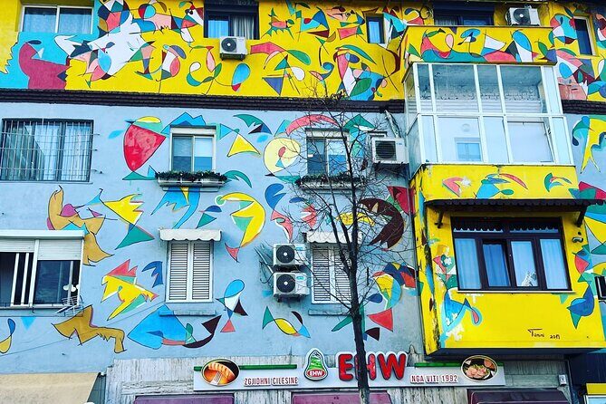 Inside Tirana Walking Tour - The guide factor: Era’s kind of explanation makes it click