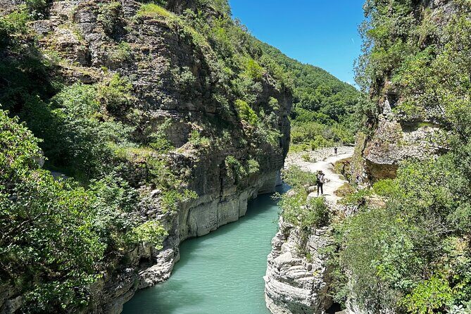 Osumi Canyons and Bogova Waterfall Tour - Osum Canyon Viewpoint: The Balcony-Style Photo Moment